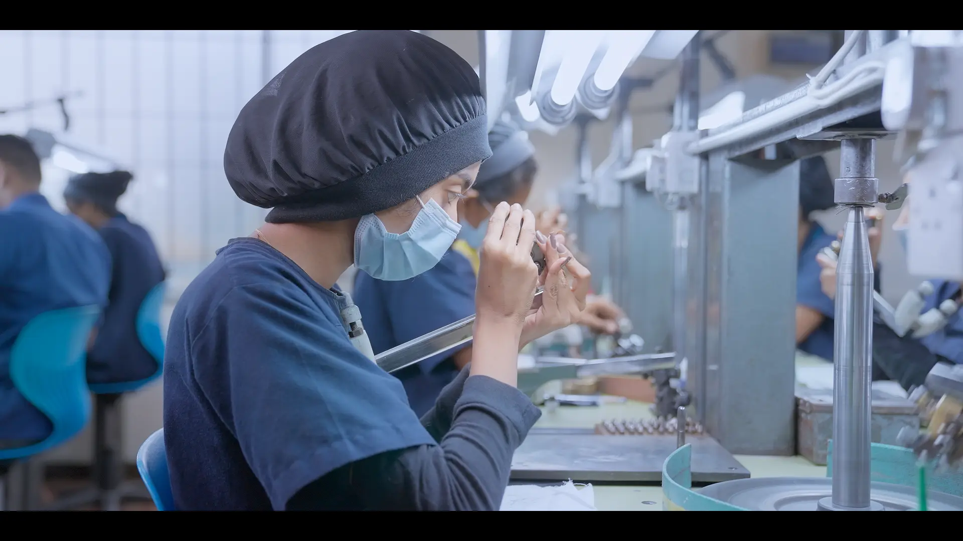 Richold expertise — polishing and inspection at the bench